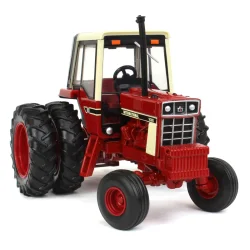 IH International Harvester 1086 med tvillinghjul traktor 1/32 Ertl (Britains)