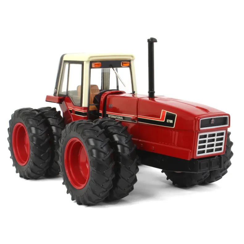 IH International Harvester 3788 2+2 med tvillinghjul traktor 1/32 Ertl (Britains)