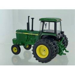 John Deere 4440 traktor med duals Limited Edition 1/32 Britains