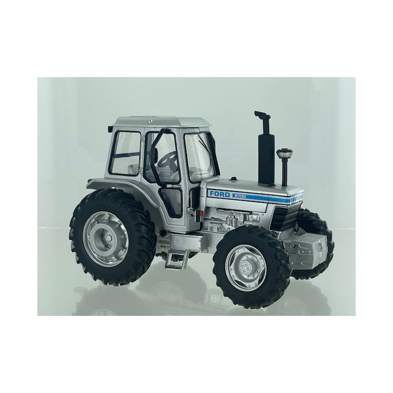 Ford 8700 4wd Silver Limited edition 150 stk traktor 1/32 Britains