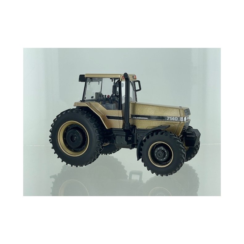 Case IH Magnum 7140 Gold Limited Edition 300 traktor 1/32 Britains