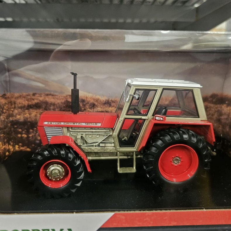 Zetor Crystal 12045 4wd Generation 1 traktor Limited Edition 750 1/32 UH Universal Hobbies