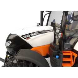 David Brown 1690 traktor 2024 version 1/32 UH Universal Hobbies