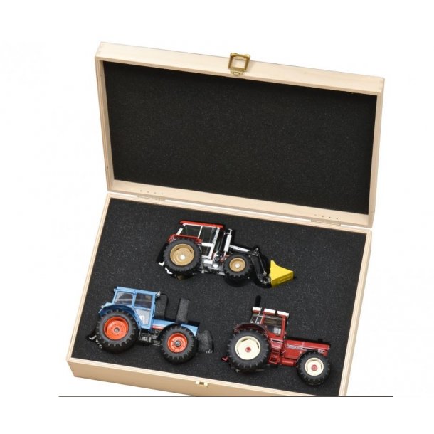 Traktorlegender i træbox - Limited Edition traktor 1/32 Schuco