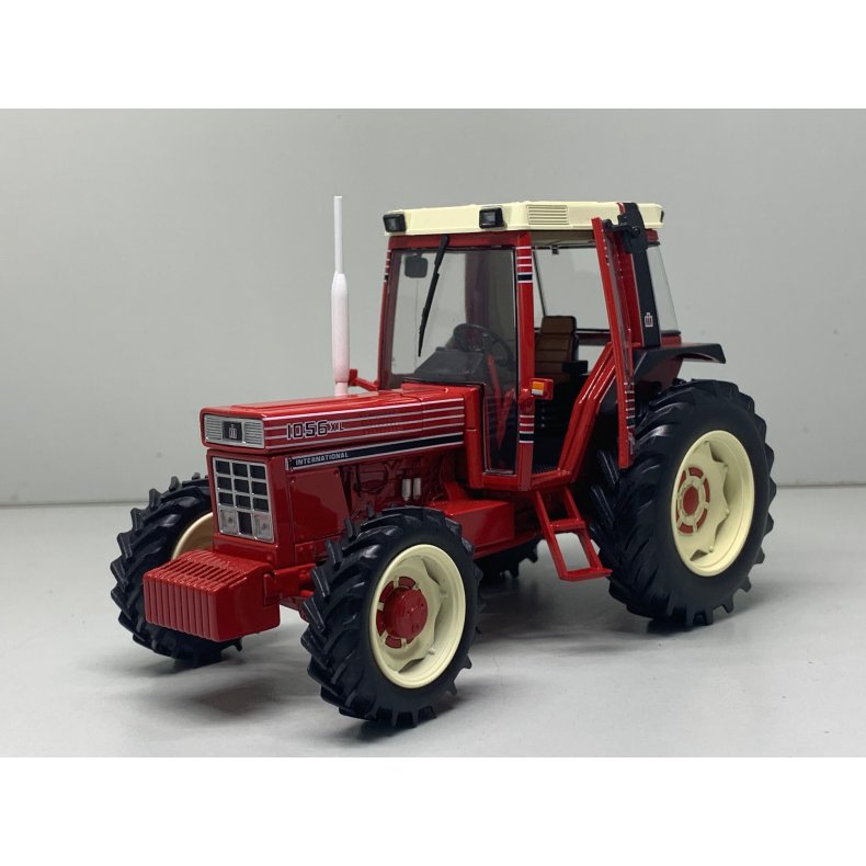 IH 1056 XL jubilums model traktor 1/32 Replicagri