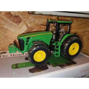 John Deere 8530 precision traktor 1/32 Ertl