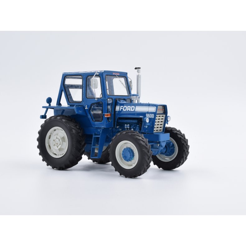 Ford 9600 4wd traktor limited edition 250 stk 1/32 VKA Models   