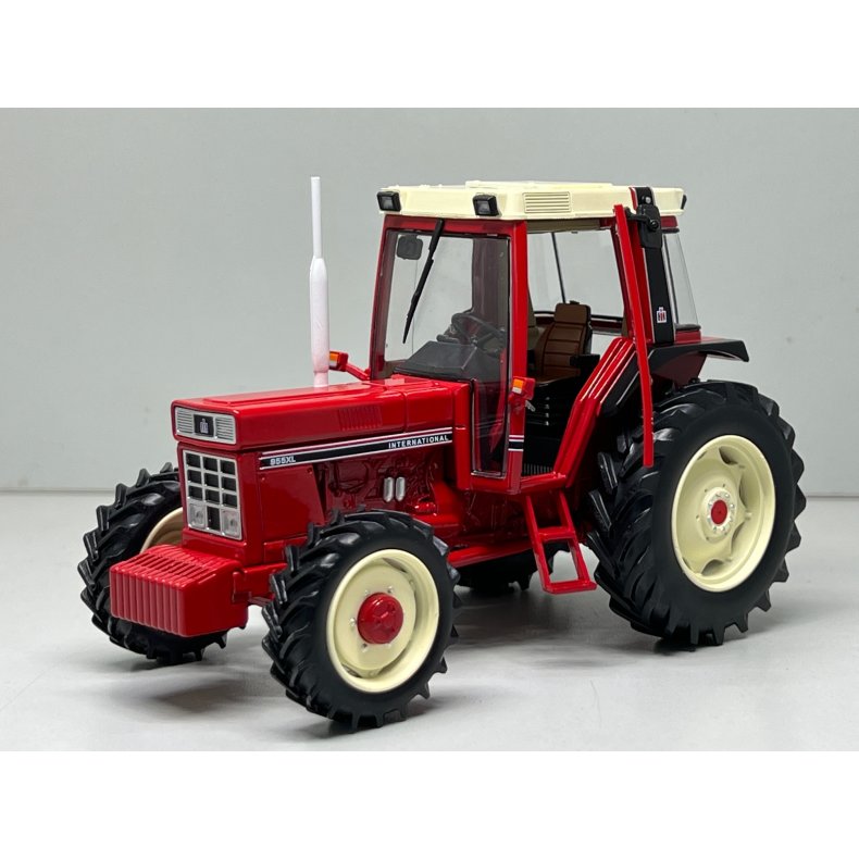 IH 955 XL 4wd traktor 1/32 Replicagri