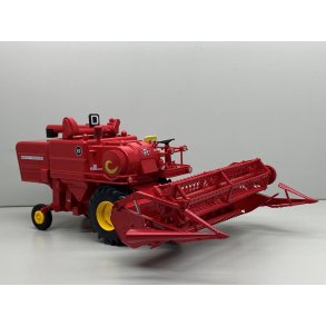 Massey Ferguson 510 mejetrsker 2 generation med skrebordsvogn 1/32 Replicagri