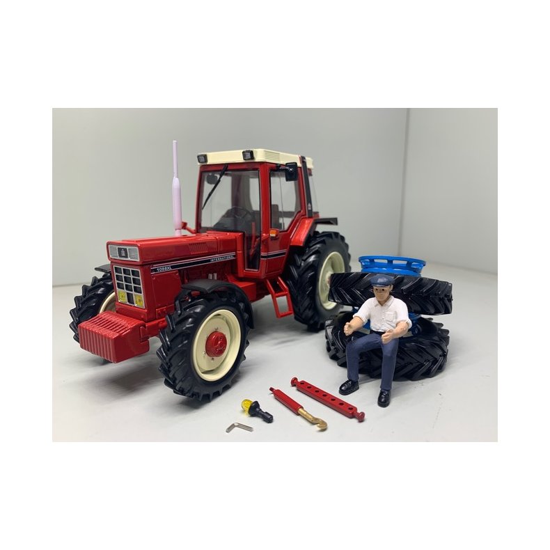 IH 1056XL med tvillinghjul Chartres 2021 traktor 1/32 Replicagri