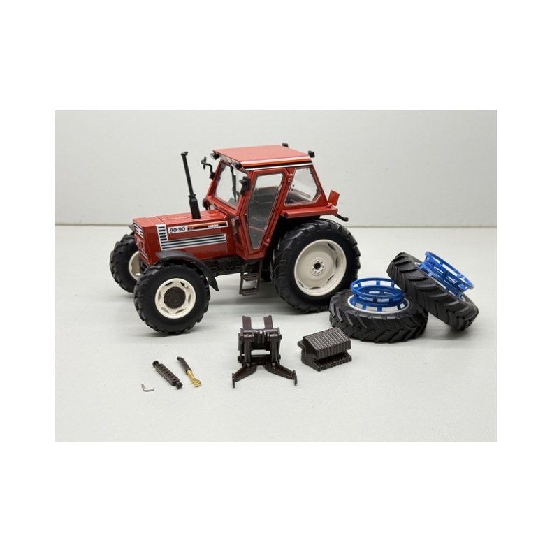Fiat 90-90 DT traktor Chartres 2026 1/32 Replicagri