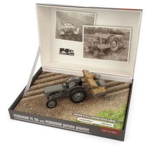 Ferguson TE-20 med Ferguson kartoffelstter Limited Edition 1000 st 1/32 UH Universal Hobbies