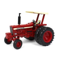 Farmall IH International 856 m/tvilling og ROPS traktor 1/32 Ertl Britains
